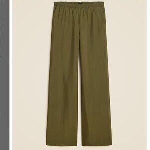 Stratus Pant in Textured Satin in Frosty Olive